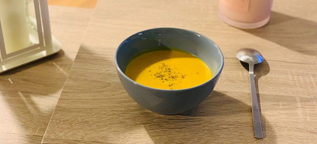 Recette de velouté de butternut curry et lait de coco